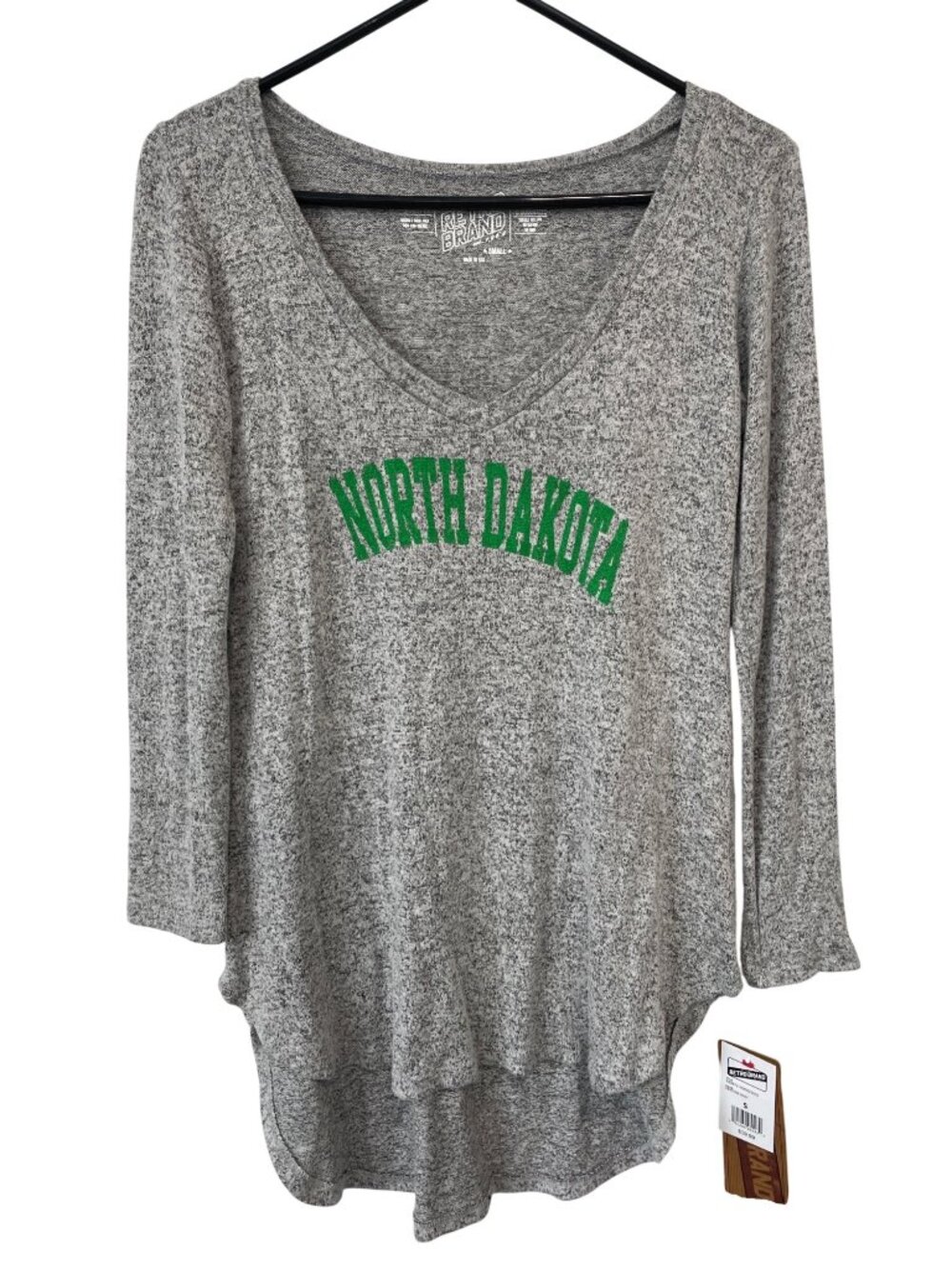 Retro Brand T-Shirt Small North Dakota Scoop Neck Long Sleeve Heather Gray NEW